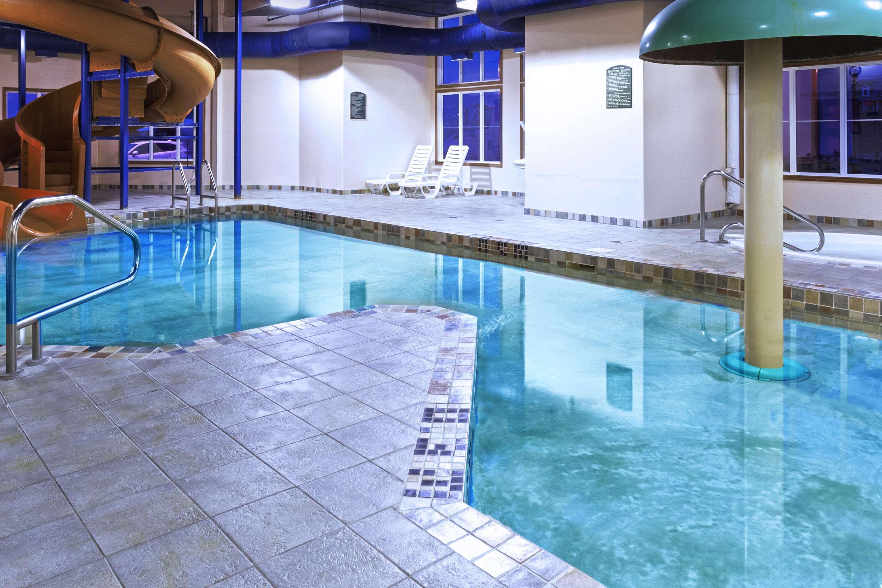 Super 8 By Wyndham Caraquet Hotel Buitenkant foto