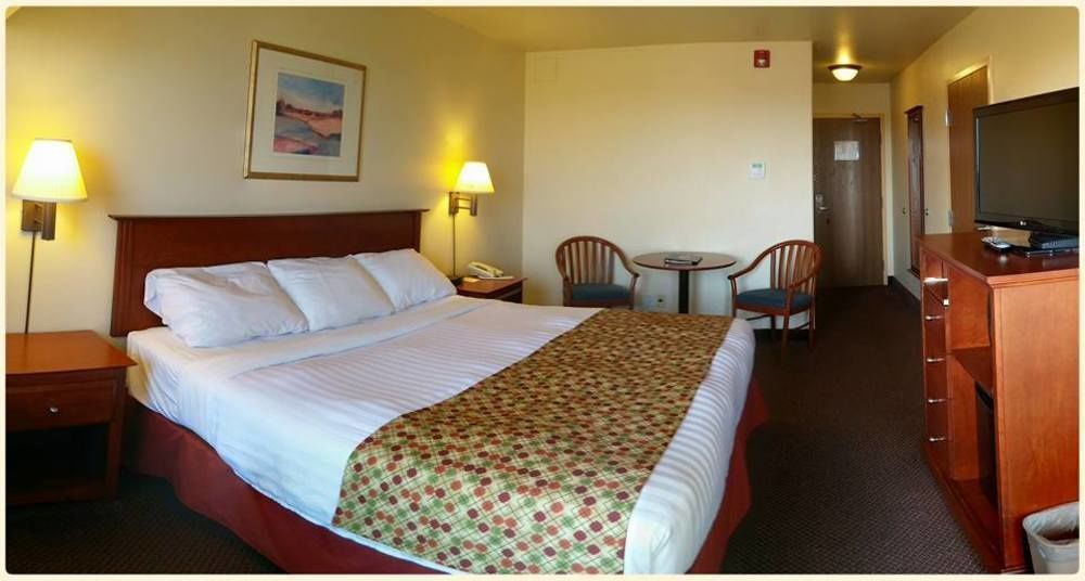 Super 8 By Wyndham Caraquet Hotel Buitenkant foto