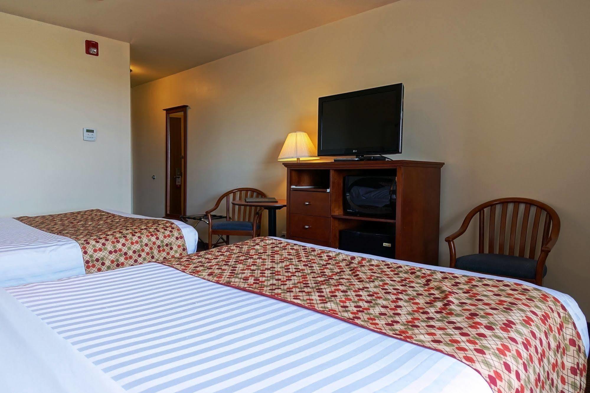 Super 8 By Wyndham Caraquet Hotel Buitenkant foto