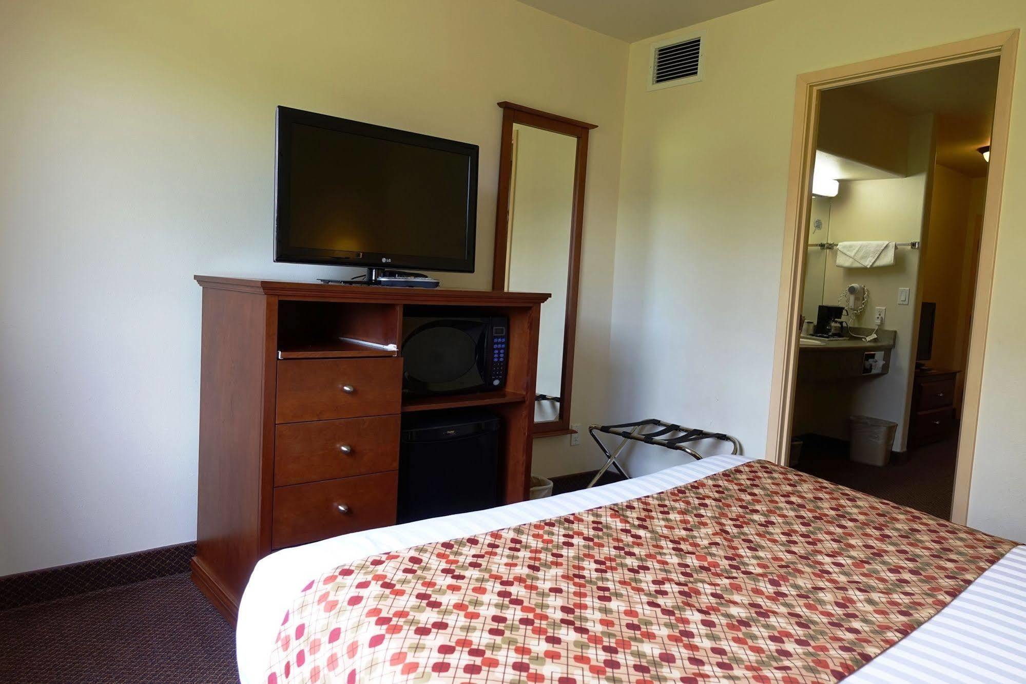 Super 8 By Wyndham Caraquet Hotel Buitenkant foto